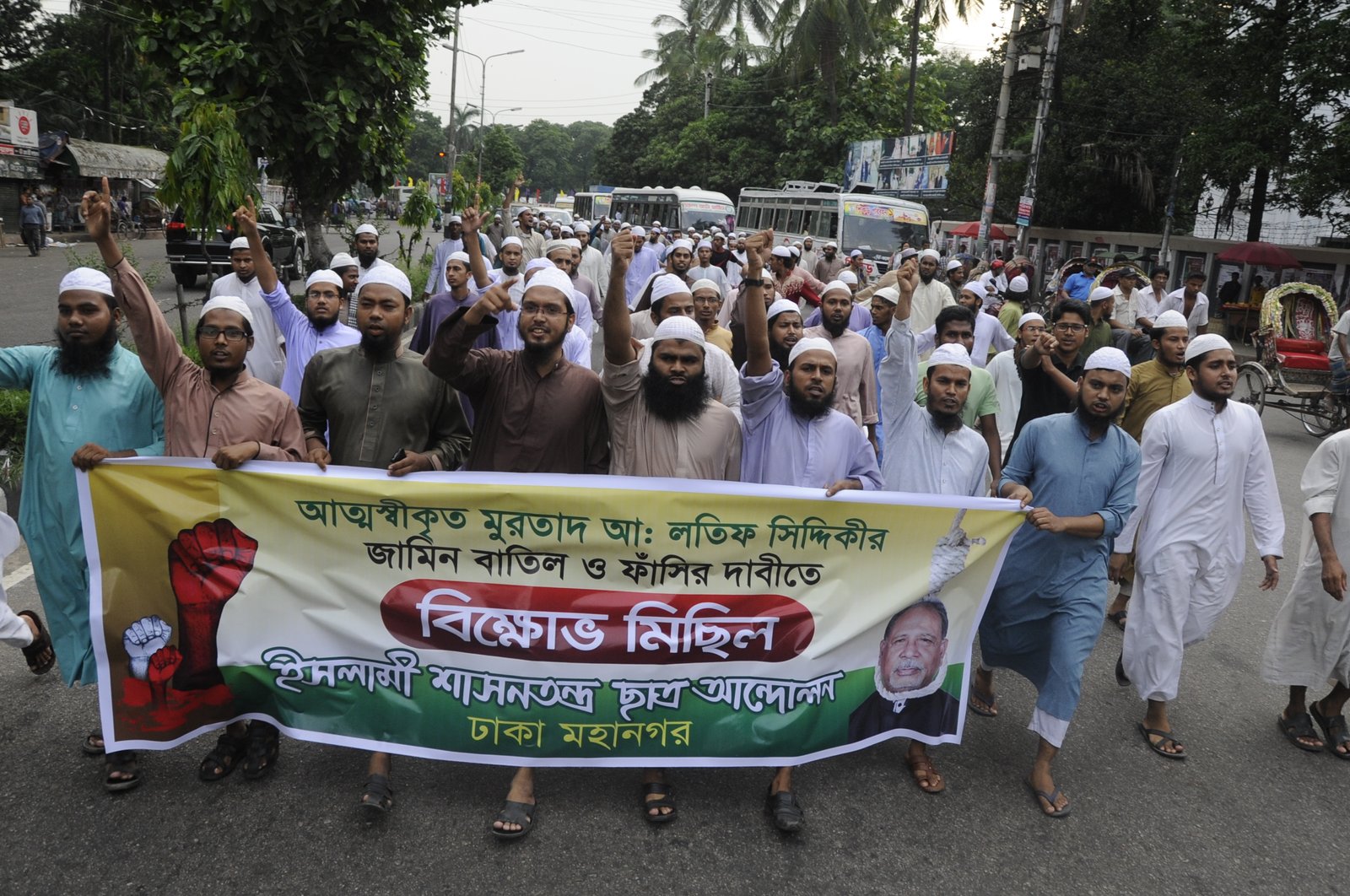 সরকার মুরতাদ লতিফ কে নিয়ে দেশবাসীর সাথে নাটক করছে -ইশা ছাত্র আন্দোলন